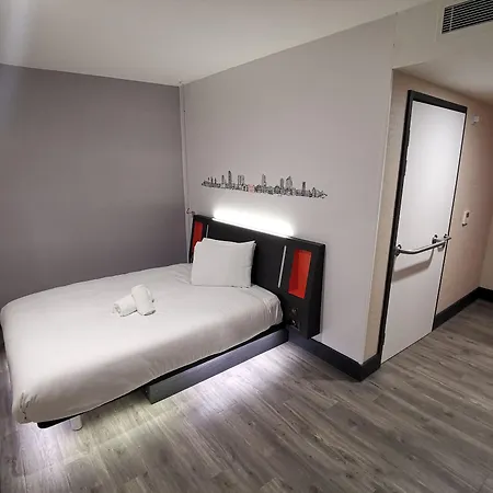 Otel Easyhotel Leeds 3*