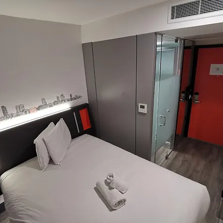 Otel Easyhotel Leeds 3*