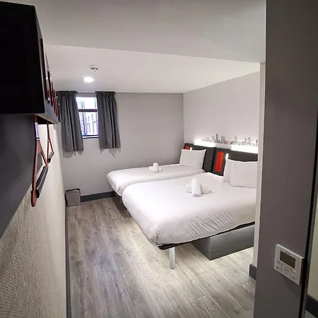 Otel Easyhotel Leeds 3*