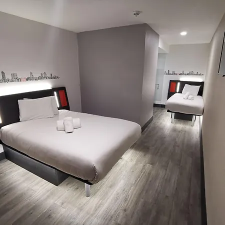 Easyhotel Leeds Otel 3*