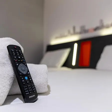 Easyhotel Leeds 3*