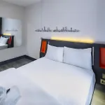 Hotel Easyhotel 2*