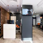 Easyhotel Hotel 2*