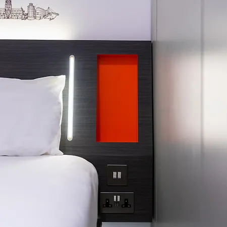 Hotel Easyhotel Leeds 3*