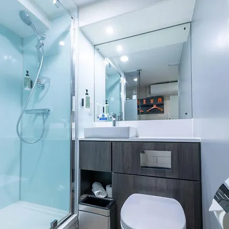 فندق Easyhotel 2*
