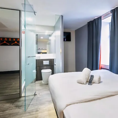 Easyhotel Hotel 3*