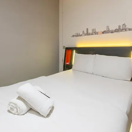 Easyhotel Hotel 3*