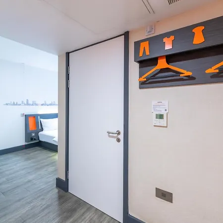 Easyhotel 3* Leeds (West Yorkshire)