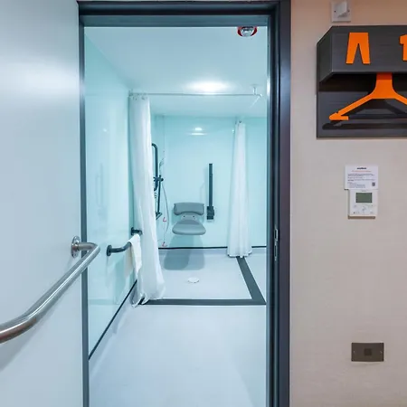 Easyhotel Hotel