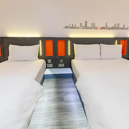 Easyhotel Hotel 3*