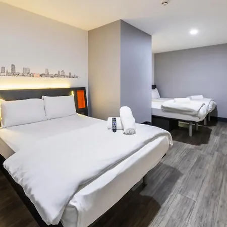 Easyhotel