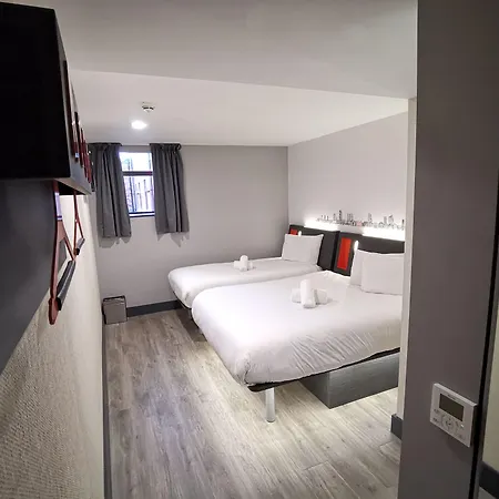 Hotel Easyhotel