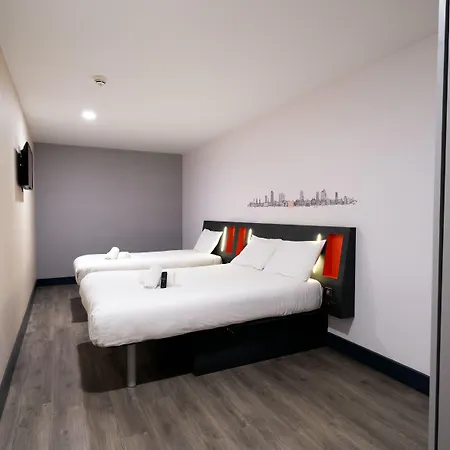Easyhotel