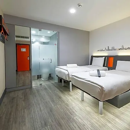 Hotel Easyhotel 2*