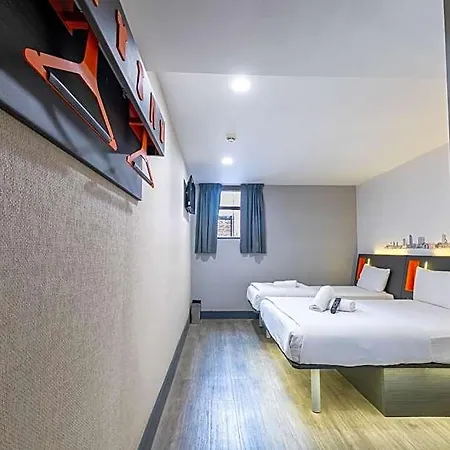 Easyhotel 2* Leeds (West Yorkshire)