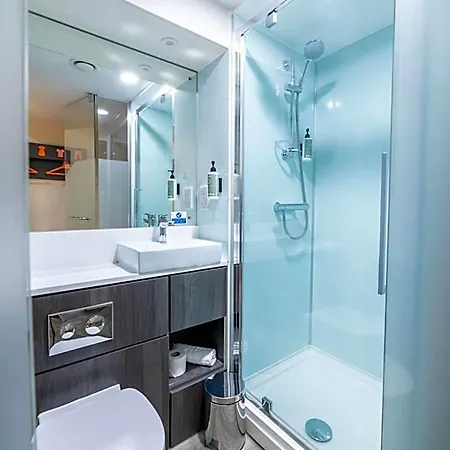 Hotel Easyhotel 2*