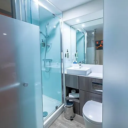 Easyhotel Hotel