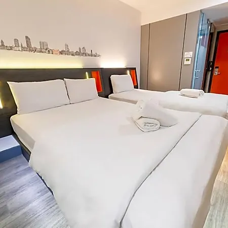Easyhotel
