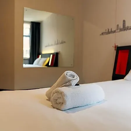 Easyhotel Hotel 2*