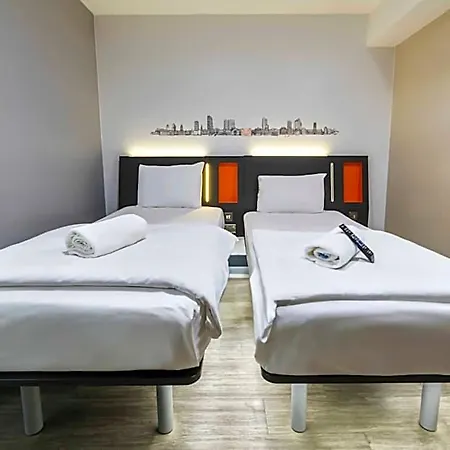 Easyhotel