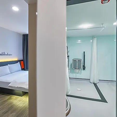 Easyhotel 2* ليدز