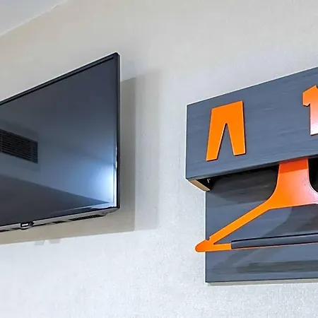 Easyhotel