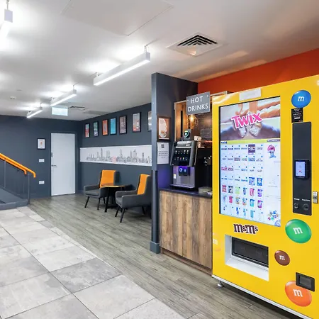 Easyhotel