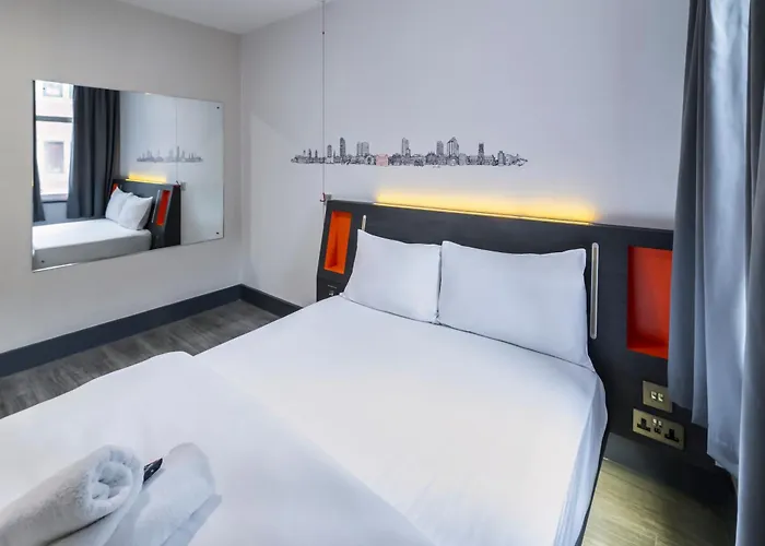 Готель Easyhotel 2*