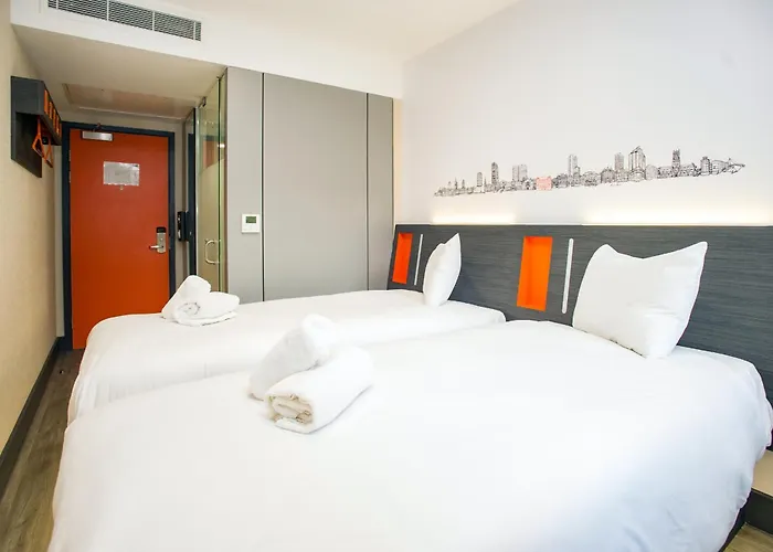 Готель Easyhotel 2*