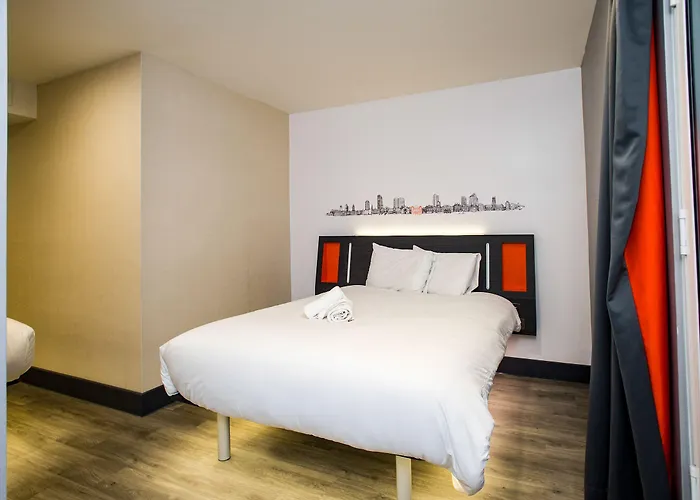 Easyhotel