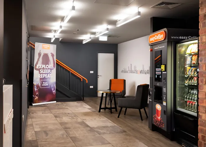 Easyhotel Готель