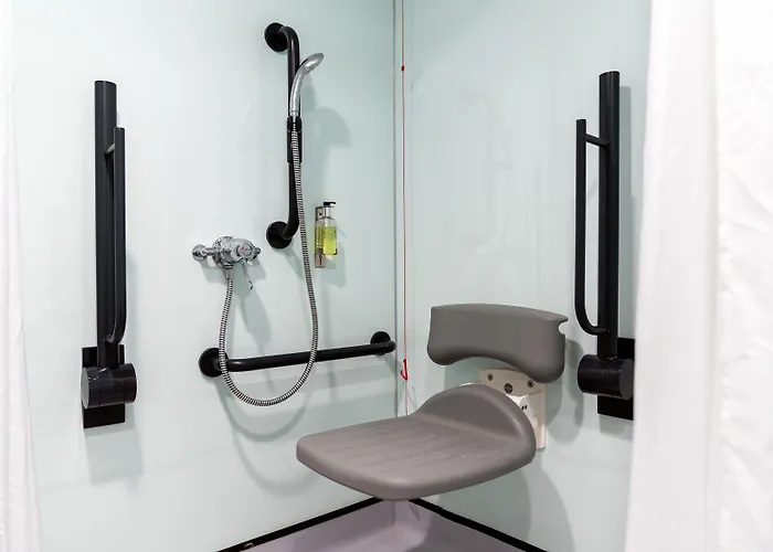 Готель Easyhotel Лідс