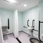 Easyhotel 호텔 리즈