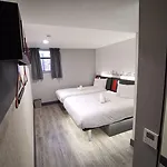 호텔 Easyhotel