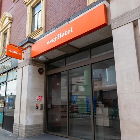 Szálloda Easyhotel 2*